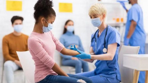 В школах Британии готовятся к вакцинации учеников