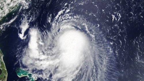 В Канаде около 60 тыс. потребителей остались без света из-за урагана Ларри