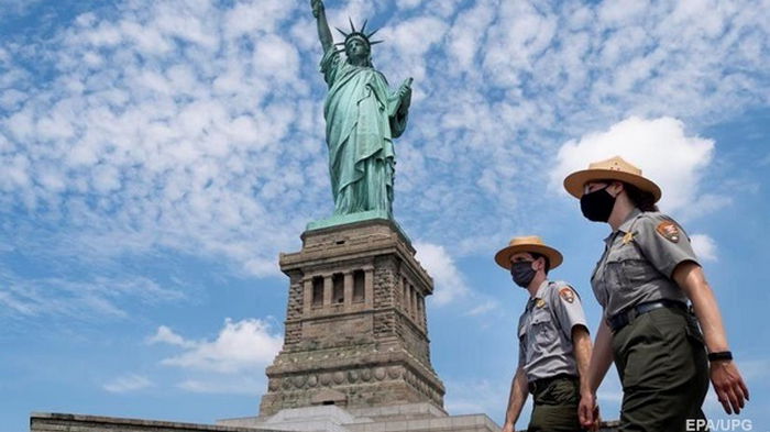 США с ноября откроют границы для полностью привитых туристов