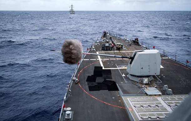США испытали гиперзвуковые снаряды с палубной установки эсминца — СМИ