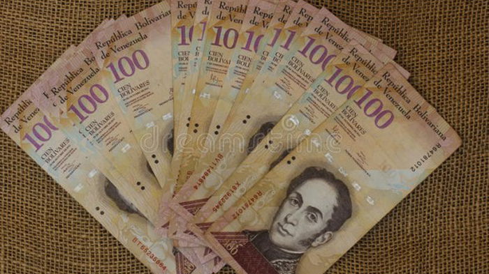 В Венесуэле ввели новую валюту с меньшим количеством нулей