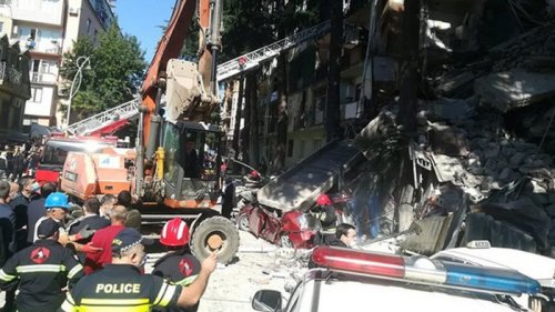 В Грузии обрушилась часть жилого дома (фото)