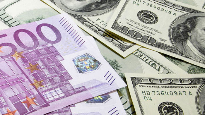 Курсы валют на 12 октября: Нацбанк снова понизил курс гривны