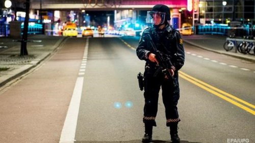 В Норвегии мужчина стрелял из лука в толпу