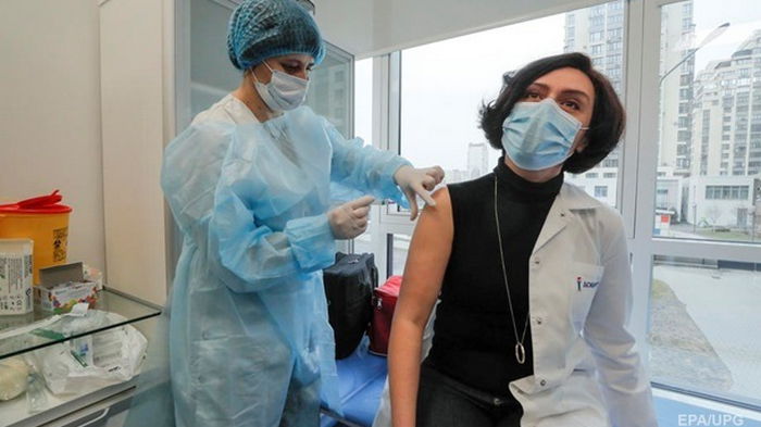 COVID-вакцинацию прошли еще 55 тысяч украинцев