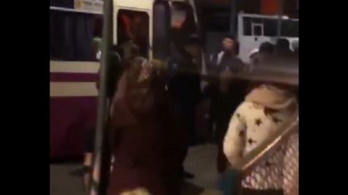 На вокзале в Ровно пытались угнать маршрутку с пассажирами (видео)