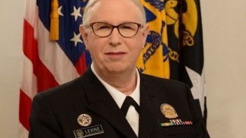 В США трансгендер впервые в истории стала адмиралом