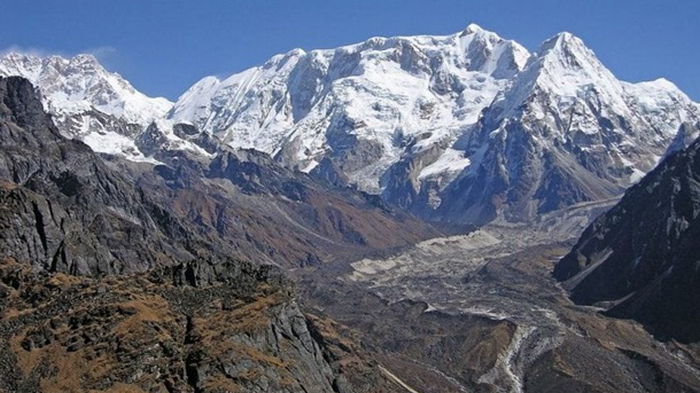 В горах Индии из-за мощного снегопада погибли 11 человек