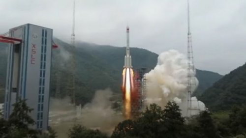 Китай запустил спутник для тестирования технологий борьбы с космическим мусором (видео)
