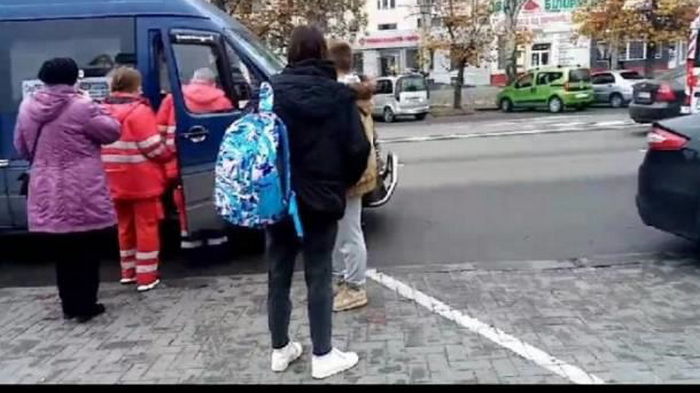 В Мелитополе водителю маршрутки стало плохо: пассажиров спас подросток