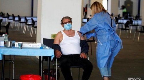 В Грузии пенсионерам будут платить за вакцинацию