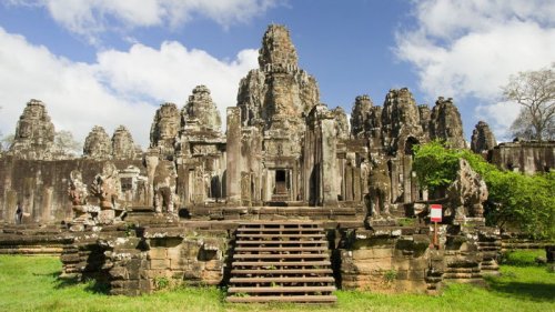 Камбоджа отменила карантин для туристов