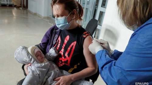 Одну дозу COVID-вакцины получили 12 млн украинцев