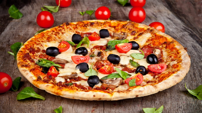 Смачна піца — не можна не насолодитися