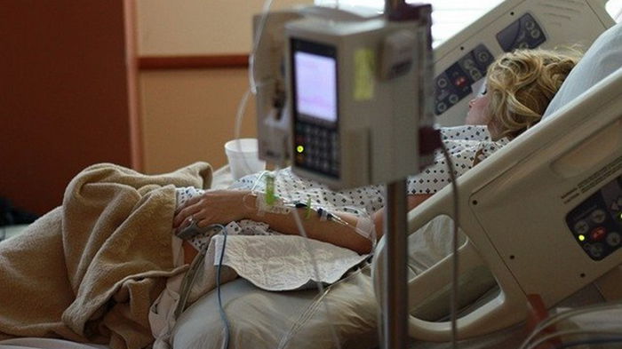 В Украине треть пациентов с онкологией давали взятки - исследование