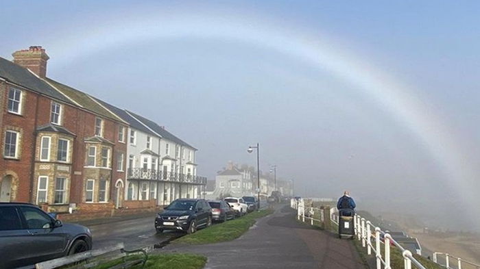 В Великобритании наблюдали радугу-призрак (фото)