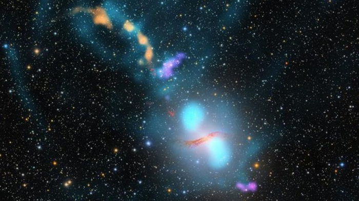 Астрономы запечатлели извержение близкой к Земле черной дыры (видео)