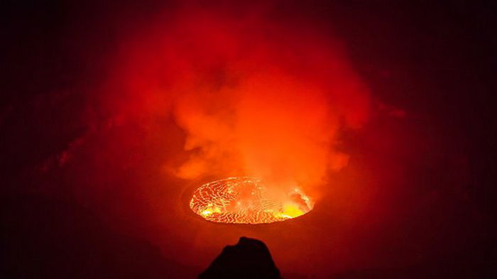 В Африке снова просыпается вулкан-убийца Ньирагонго (фото)