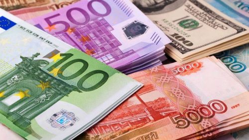 Курсы валют на 18 января: НБУ опустил гривну ниже психологического рубежа