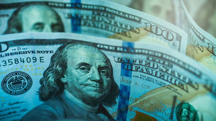Курс доллара на межбанке вновь растет