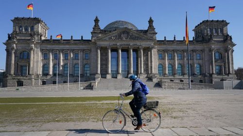Германия потеряла €300 млрд из-за пандемии