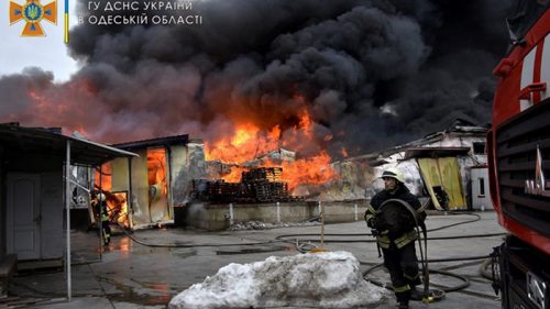Пожар складов в Одесской области: подробности (фото)