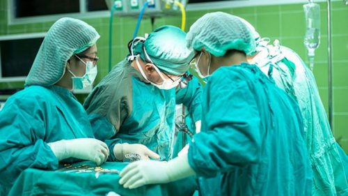 Более 500 иностранных медиков готовы работать в Украине