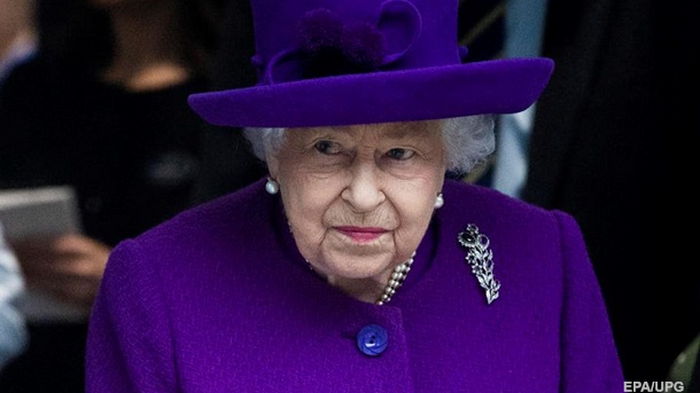 Елизавета II больше не может посещать вечеринки в Букингемском дворце