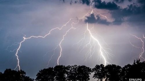 Дожди и грозы: в Украине объявлено штормовое предупреждение