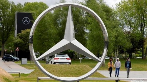 Mercedes отзывает миллион машин из-за проблем с тормозами