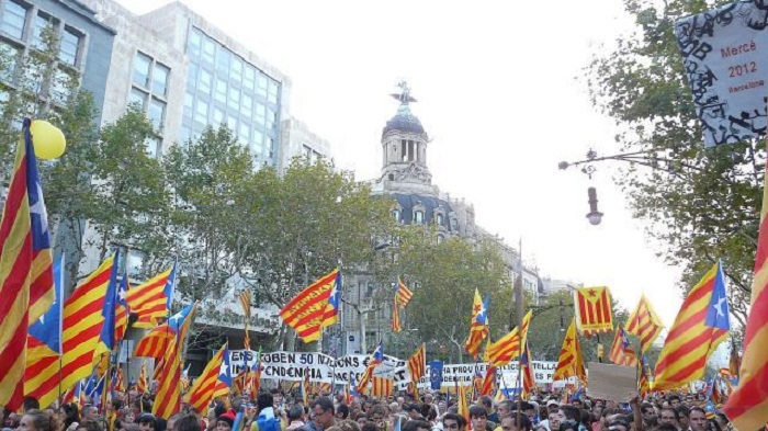 Каталонские сепаратисты возводят баррикады