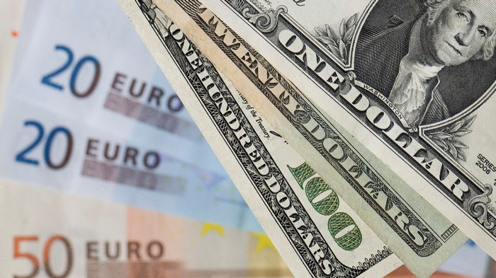 Евро еще подешевел. Курсы валют НБУ