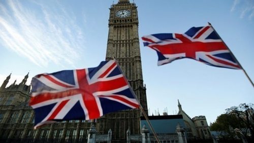 Лондон отложил голосование по выборам премьера