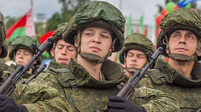 В Беларуси продлили военные учения