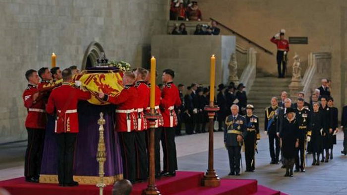 Похороны Елизаветы II: лидеры стран не хотят ехать на автобусах
