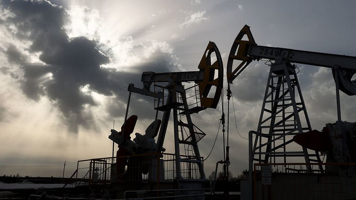 Мировые цены на нефть падают второй день подряд: что стало причиной