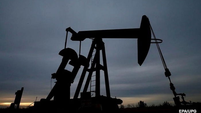 РФ и Саудовская Аравия планируют сократить добычу нефти — СМИ