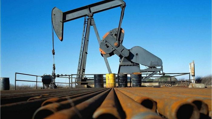 Нефть дорожает на фоне ослабления доллара США