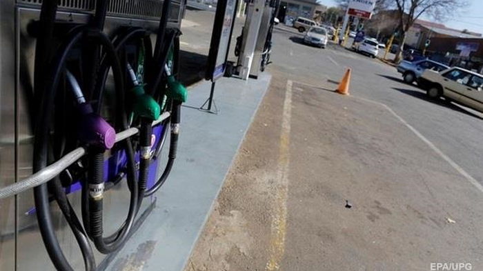 Сети АЗС начали повышать цены на топливо