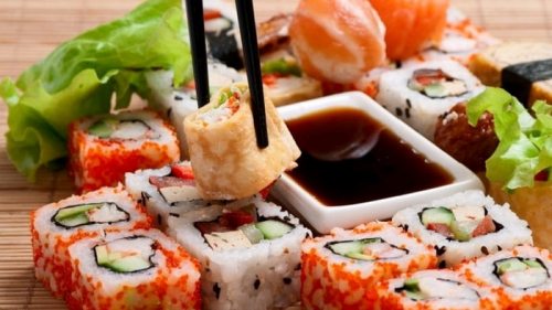 Как роллы появились в нашем рационе: история самого популярного японского блюда