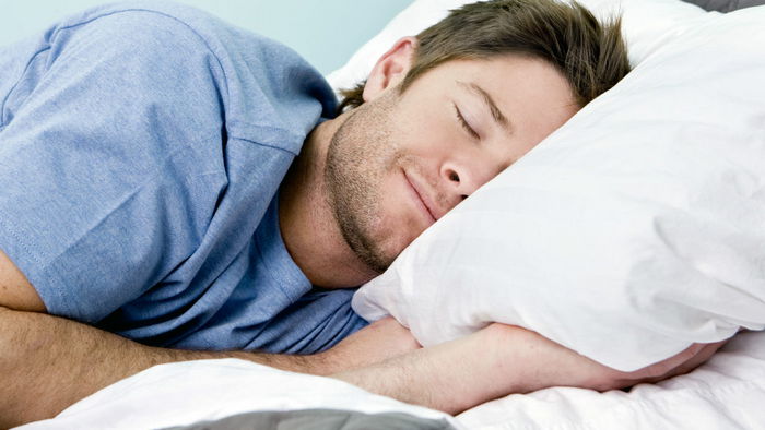 Спящие меньше пяти часов люди чаще страдают от хронических заболеваний — исследование