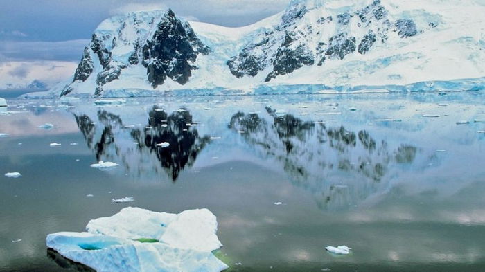 Ученые обнаружили новые озера, скрытые под льдом Антарктиды