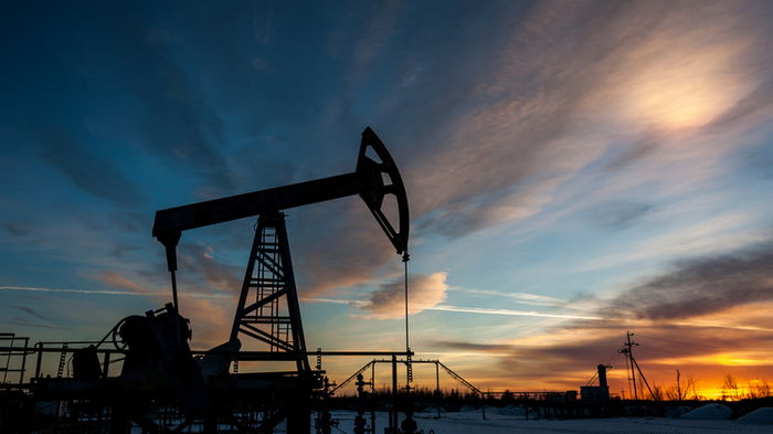 Мировые цены на нефть растут на фоне ослабления доллара США