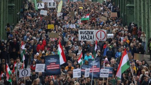 В Будапеште прошли массовые протесты против правительства Орбана