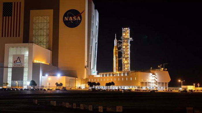NASA готовит к старту лунную ракету SLS в ноябре