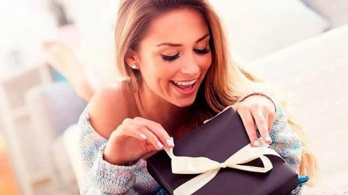 Как правильно выбирать подарок для женщины?