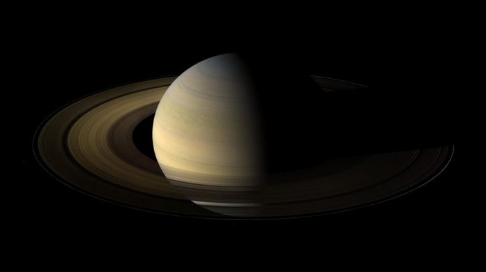 Ученые обнаружили, что внутри Юпитера и Сатурна содержится гелиевый дождь