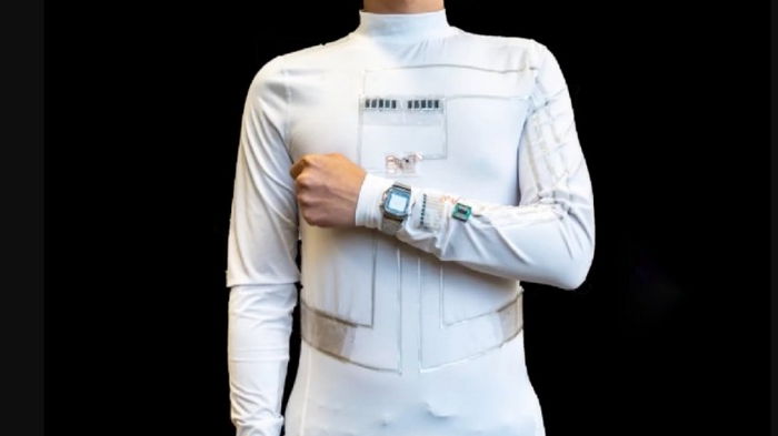 Разработчики создали рубашку, добывающую электричество из пота и телодвижений