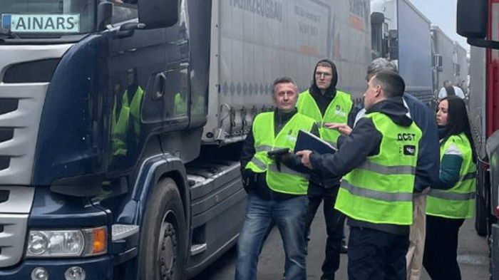 Украина запускает электронную очередь для грузовых авто на границе с Польшей