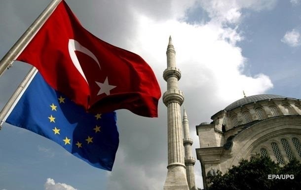 ЕП рекомендовал приостановить процесс вступления Турции в ЕС
